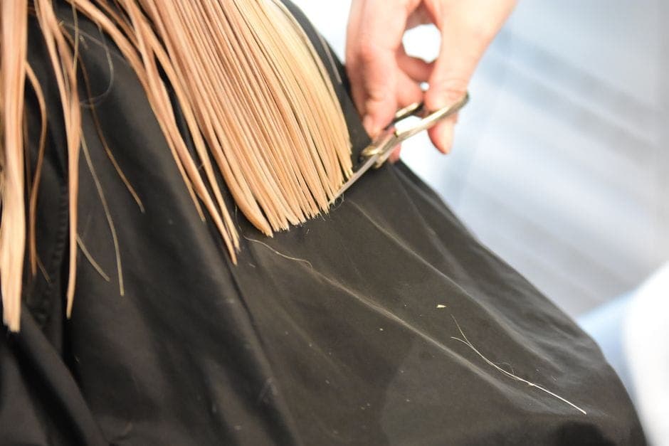 Prix coupe de cheveux femme 2026 : 19-80 €