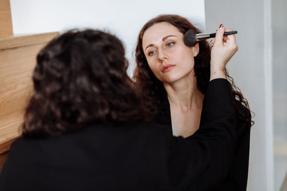 Tarif maquillage à domicile 2026 : jour 45-80 €