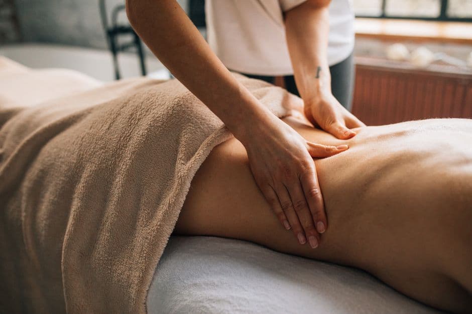 Tarif massage à domicile 2026 : relaxant 58-92 €