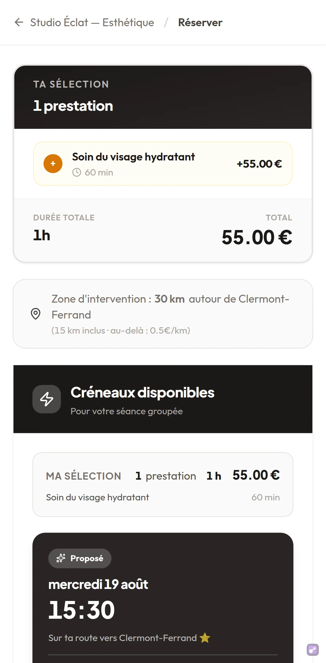 La zone d'intervention et les frais au-delà de 15 km sont affichés avant le choix du créneau