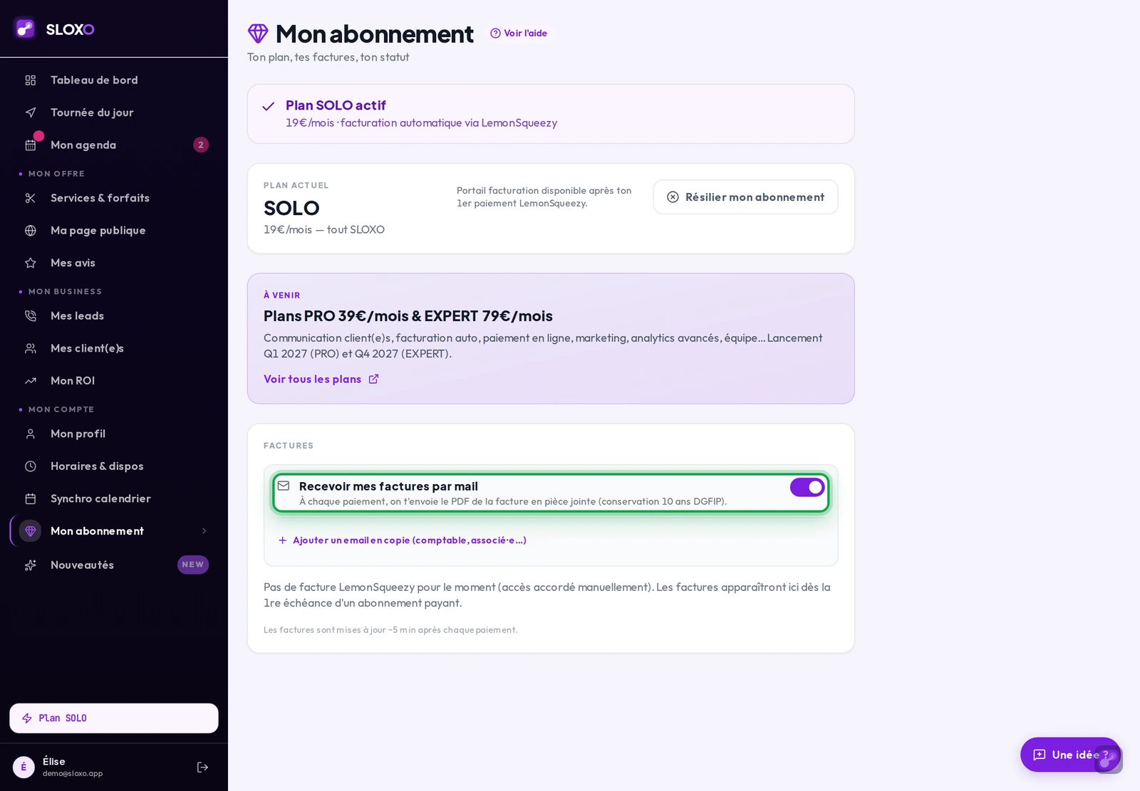 La section Factures de Mon abonnement : le toggle « Recevoir mes factures par mail », l'ajout d'un email en copie, et le tableau des PDF
