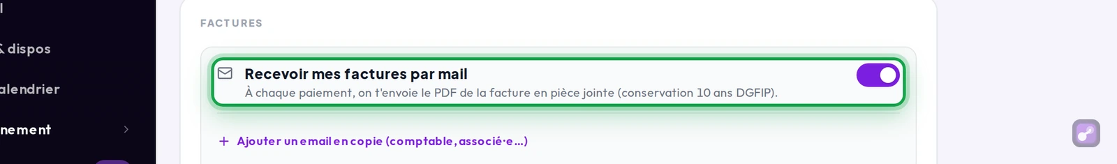 Gros plan sur le toggle « Recevoir mes factures par mail » et son option « Ajouter un email en copie »