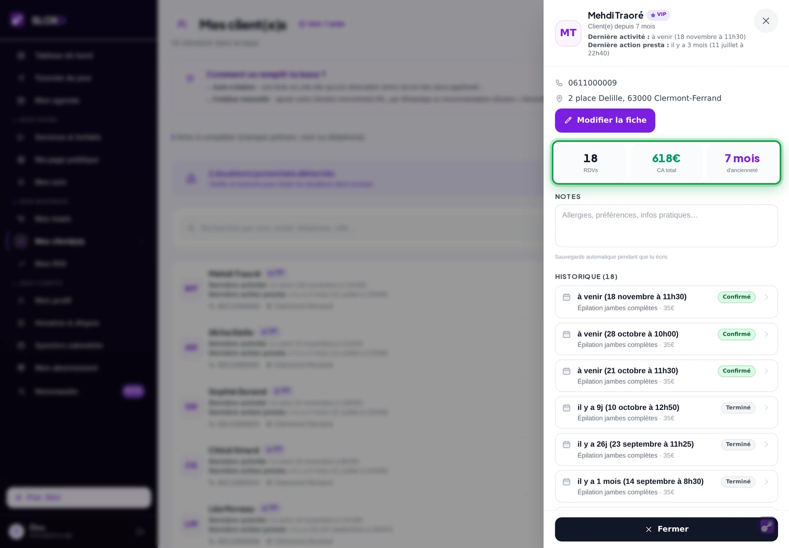 La fiche client(e) ouverte : téléphone, adresse, compteurs RDV, CA total et ancienneté, puis l'historique des RDV avec leur prix
