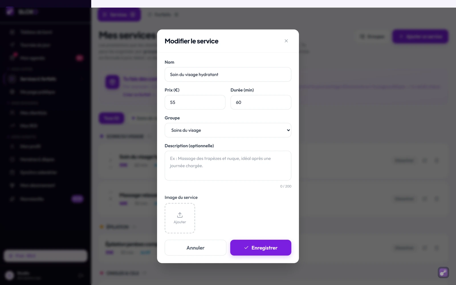 La modale « Modifier le service » : nom, prix, durée, groupe, description optionnelle, image, et le bouton Enregistrer